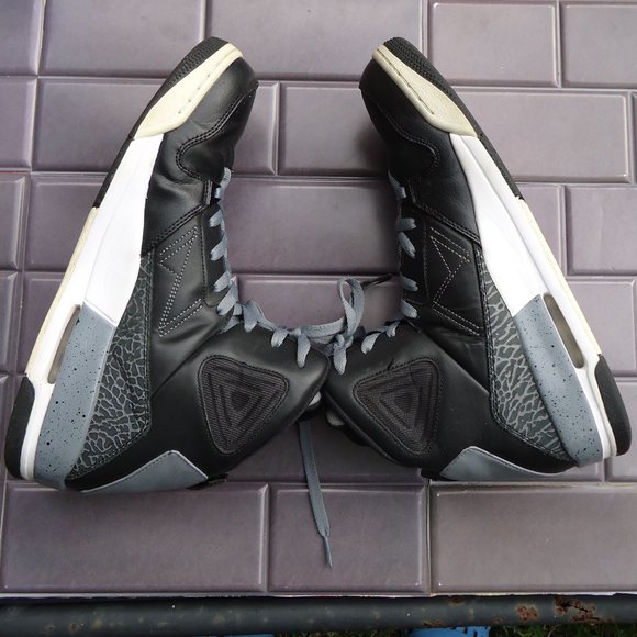 Size 12. Jordan Flight leather basketball  sneakers shoes. main image 4